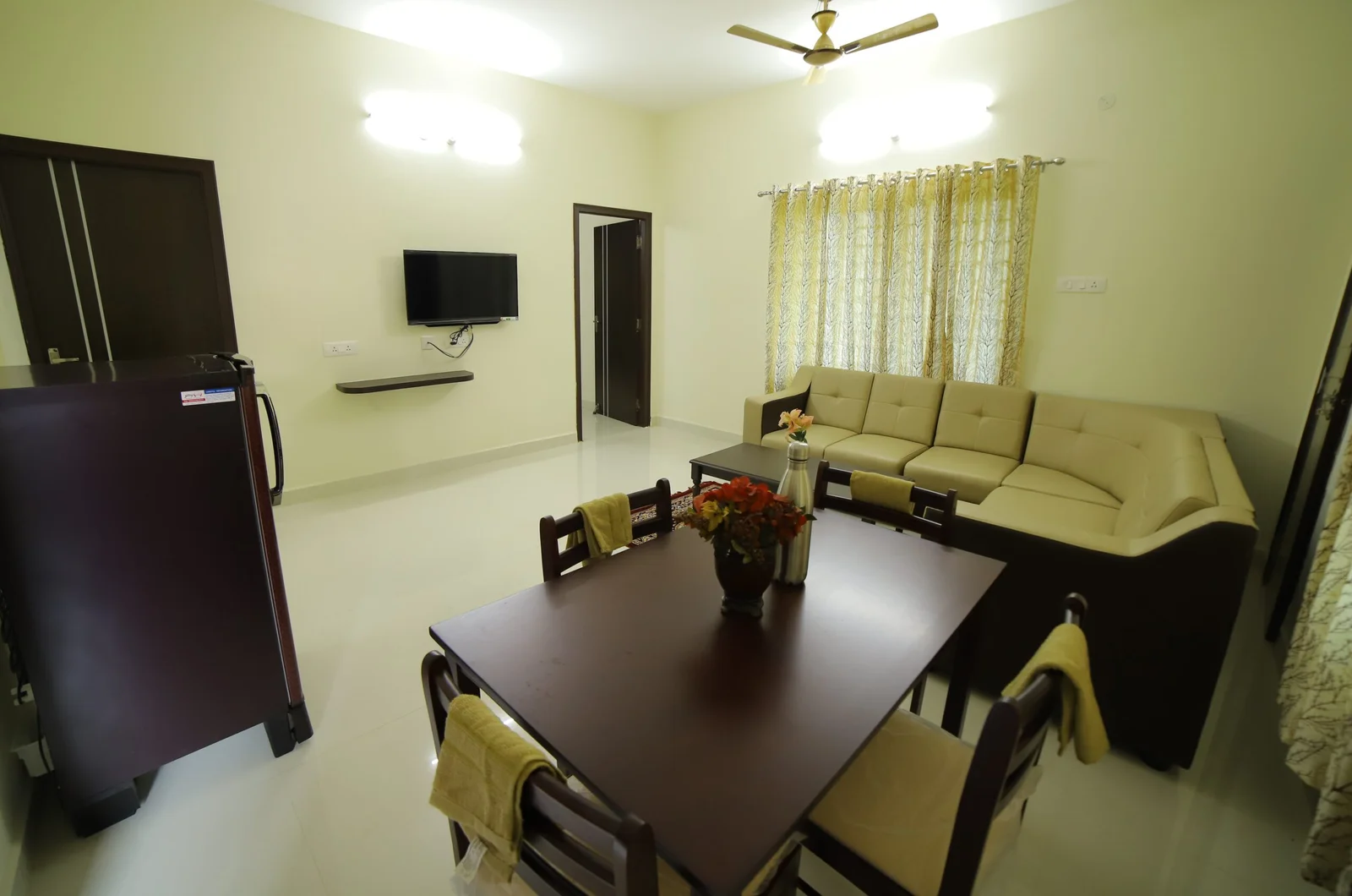 ID TAJ HOME STAY - Avilali